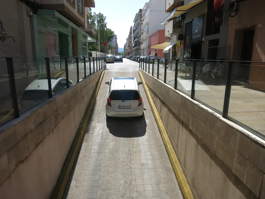 Parkplatz Plaza del Prado in Gandía