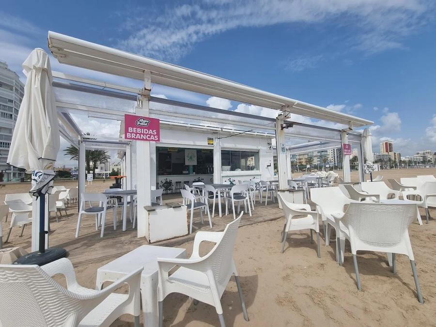 Buda Beach am Strand von Gandía