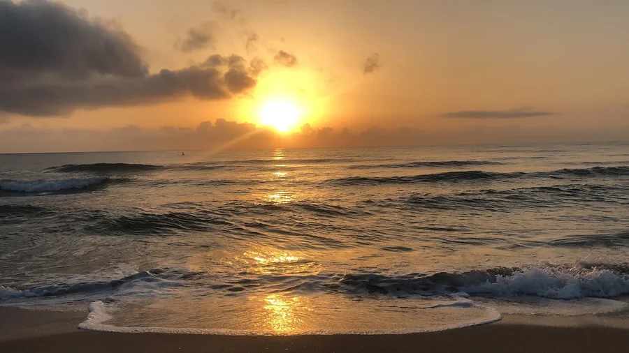 Lever de soleil à la plage de Marenys de Rafalcaid