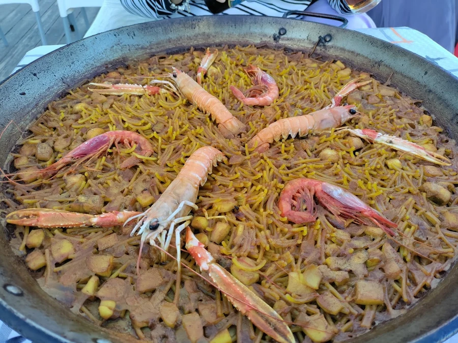Fideuà im Buda Beach