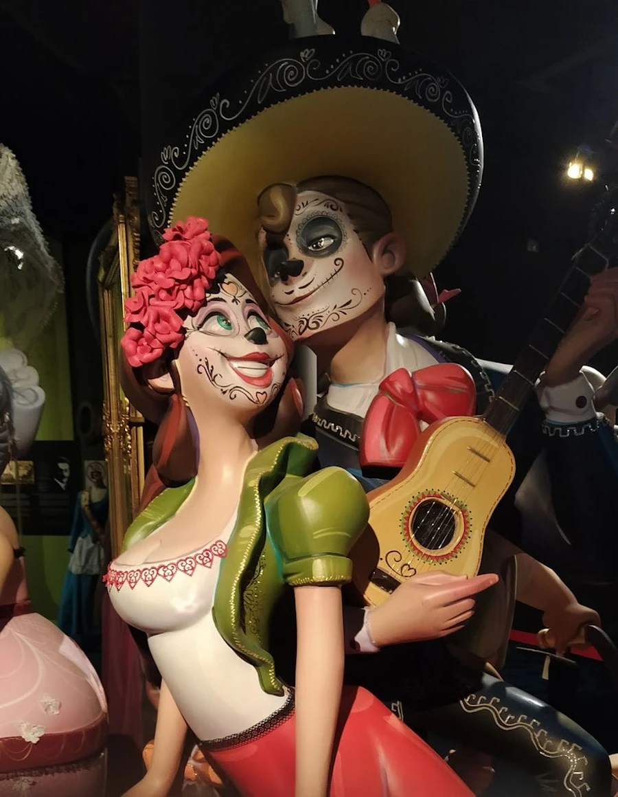 Ninots im Fallas-Museum von Gandía