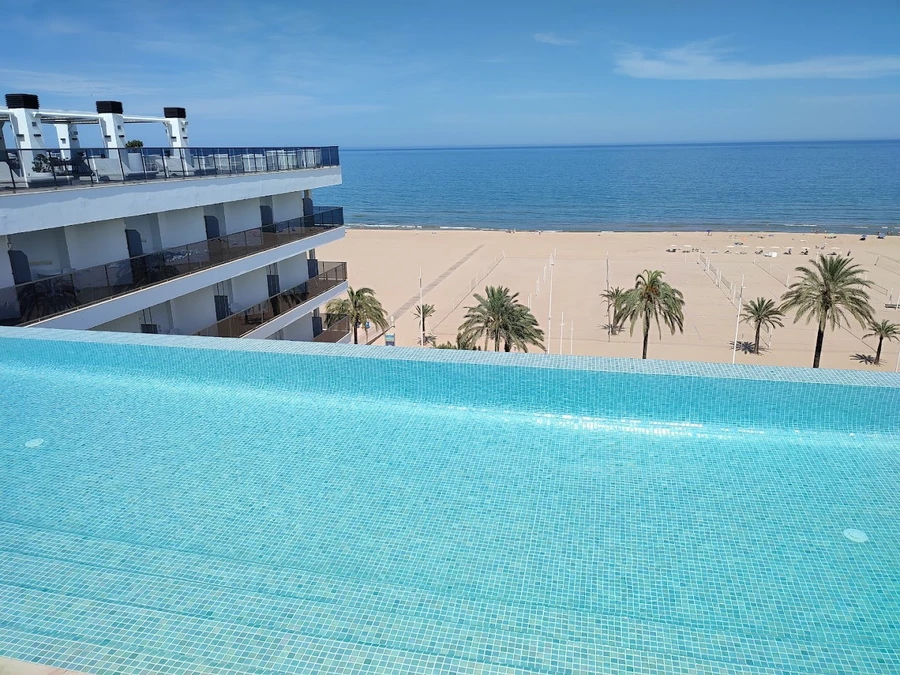 Dachpool des Hotels Bayren