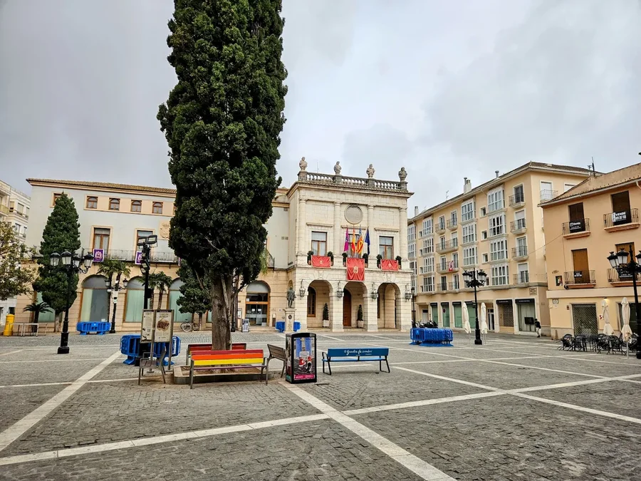 Rathausplatz von Gandía: Geschichte und Veranstaltungen